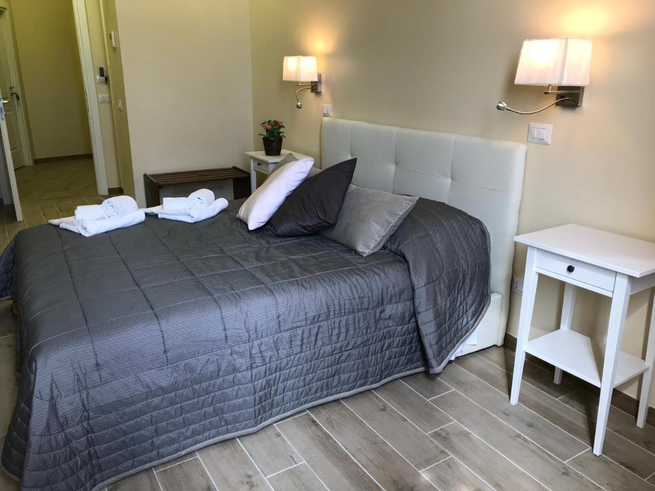 Serventi Longhi Rooms - Rome, Rome